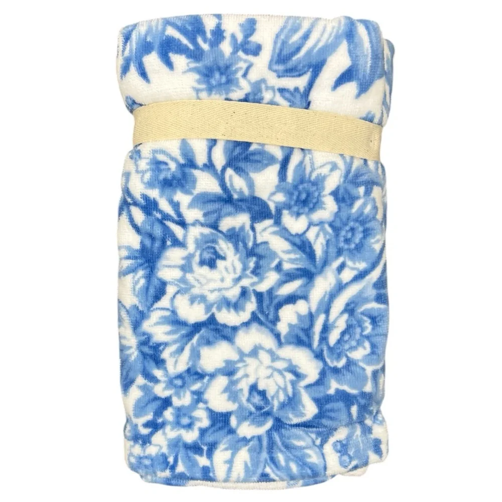 Laura Ashley - ‘Blue Floral’ Hand Towels (2). NWT